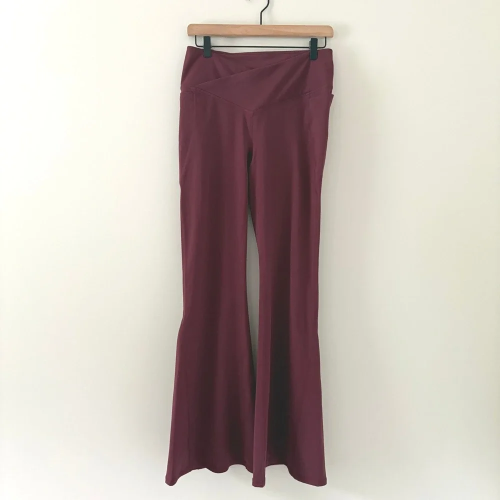 Fabletics Flare PureLuxe Pants Everyday Crossover Medium Burgundy Yoga Pockets